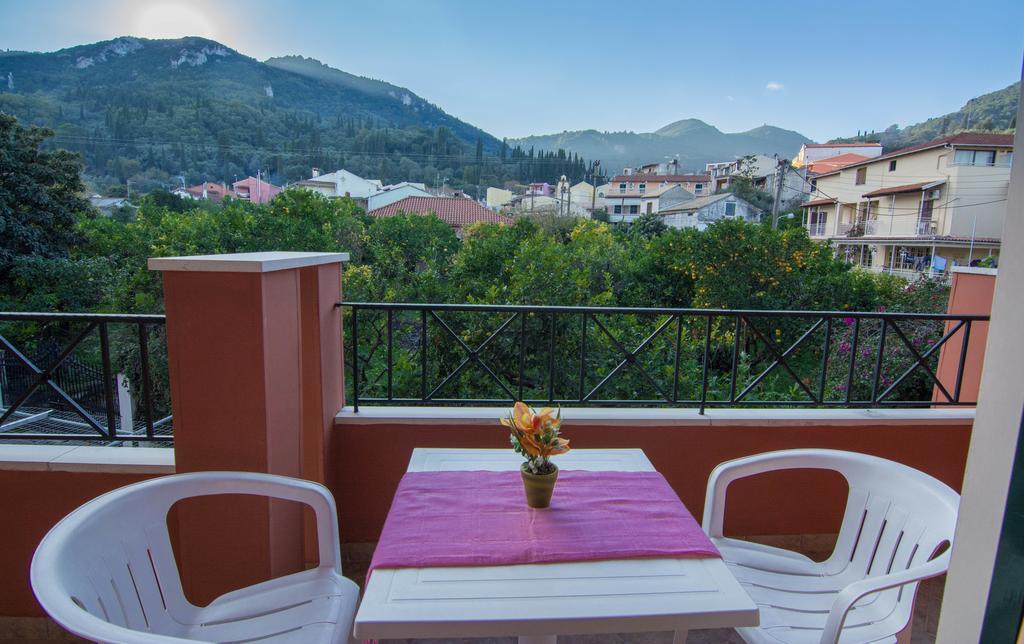 Panos Apartments Бенитсес Экстерьер фото